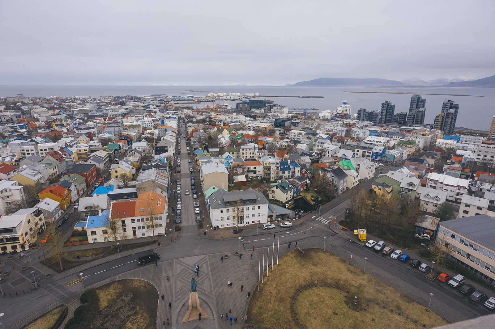 Hallgrimskirkja, Reykjavik. Вид на город со смотровой площадки церкви.